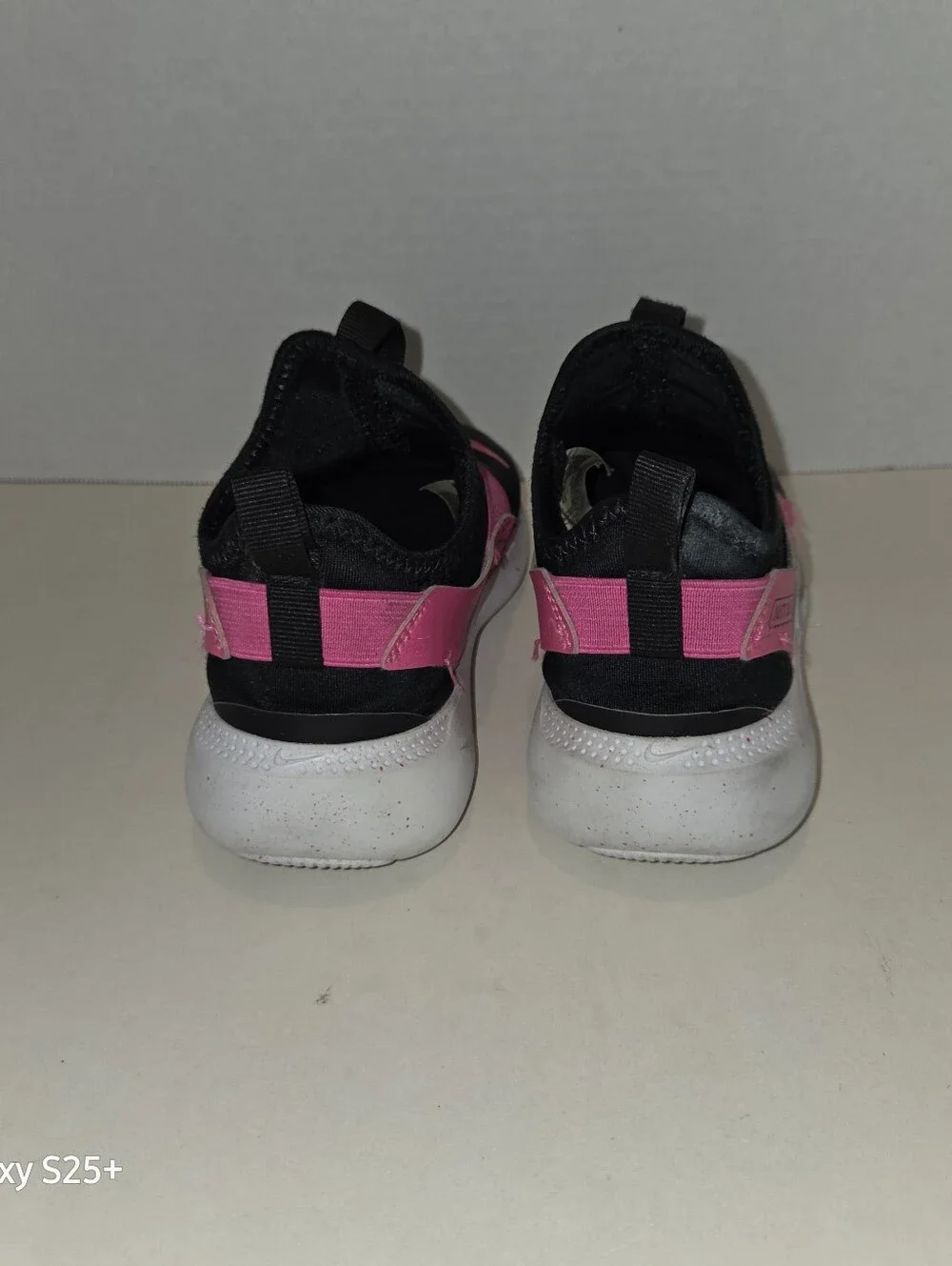 Nike Flex Runner 4 (PS) Kids Low Top Slip-On Sneaker Black/Pink/White US 1Y